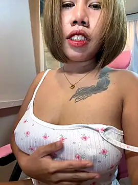 Snapshot of Kath_C chatting on 10/26/25, 10:43 Kath C online show from 10/26/25, 10:43