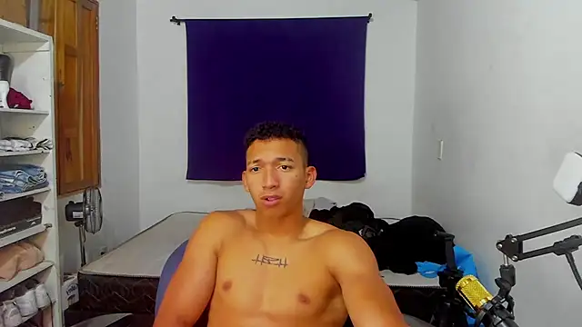 JuanchiT66 online show from 10/04/25, 02:42