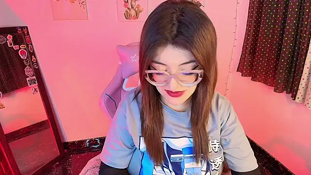 isaferrer06 online show from 11/20/25, 04:56