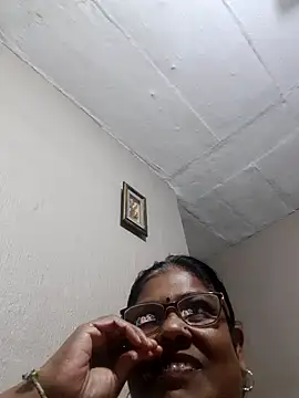 mileesha online show from 04/01/26, 05:43