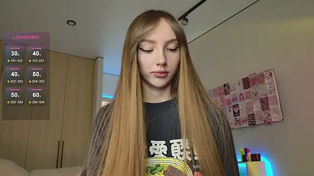 Snapshot of Lunainnk chatting on 09/16/25, 12:33 Lunainnk online show from 09/16/25, 12:33