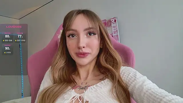 Snapshot of Lunainnk chatting on 10/07/25, 06:21 Lunainnk online show from 10/07/25, 06:21