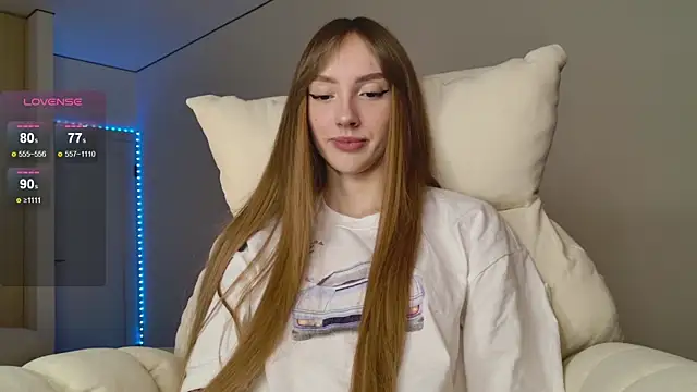 Snapshot of Lunainnk chatting on 10/15/25, 11:49 Lunainnk online show from 10/15/25, 11:49