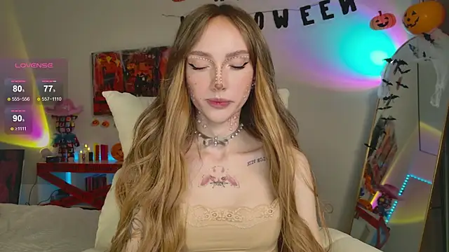 Snapshot of Lunainnk chatting on 10/28/25, 12:14 Lunainnk online show from 10/28/25, 12:14