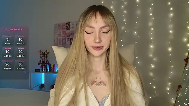 Snapshot of Lunainnk chatting on 01/15/26, 12:15 Lunainnk online show from 01/15/26, 12:15