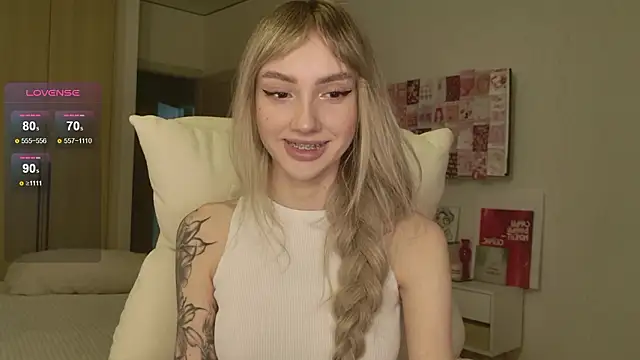 Snapshot of Lunainnk chatting on 02/22/26, 07:01 Lunainnk online show from 02/22/26, 07:01