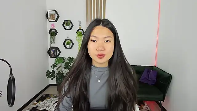 LunaPurrr online show from 09/19/25, 11:16