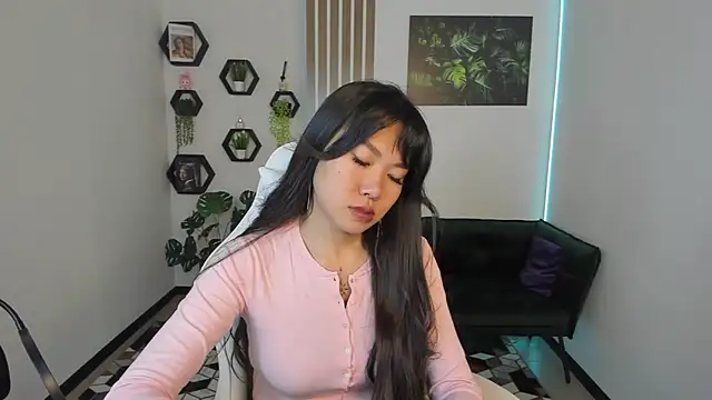 LunaPurrr online show from 10/05/25, 11:13