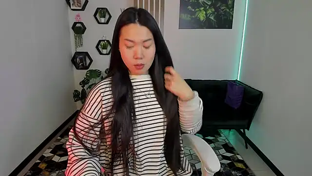 LunaPurrr online show from 11/20/25, 01:06