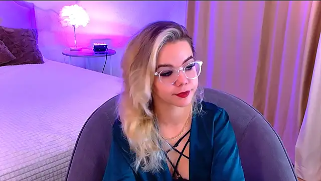 Snapshot of PrincessSlay chatting on 09/19/25, 05:31 PrincessSlay online show from 09/19/25, 05:31