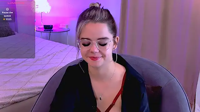 Snapshot of PrincessSlay chatting on 10/01/25, 05:35 PrincessSlay online show from 10/01/25, 05:35