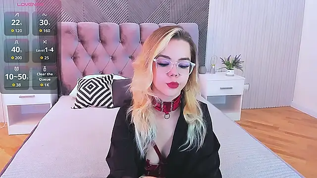 Snapshot of PrincessSlay chatting on 10/20/25, 05:30 PrincessSlay online show from 10/20/25, 05:30