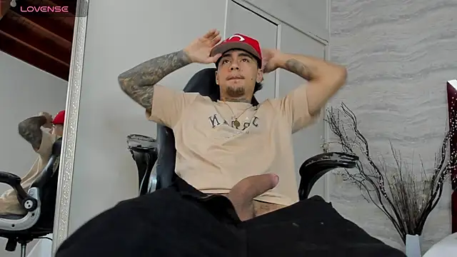 JamesDeker online show from 10/29/25, 04:04