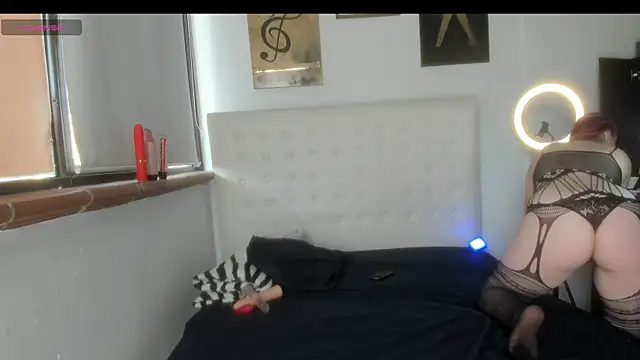 Roxannelorence  online show from 11/13/25, 02:49