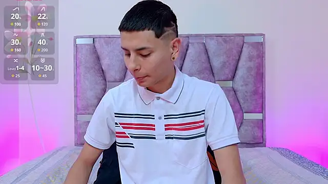 Snapshot of lana_and_liam_ chatting on 10/05/25, 10:24 lana and liam online show from 10/05/25, 10:24