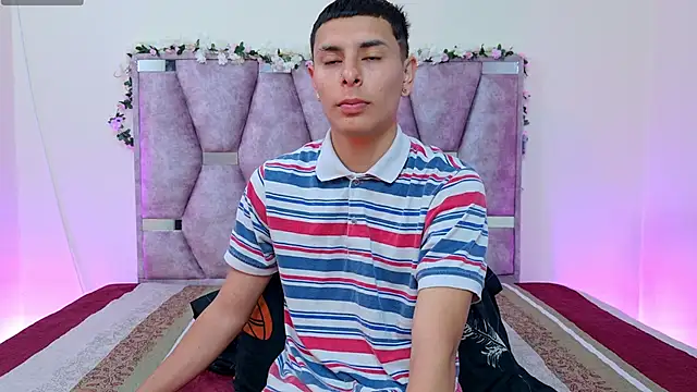 Snapshot of lana_and_liam_ chatting on 10/14/25, 10:27 lana and liam online show from 10/14/25, 10:27