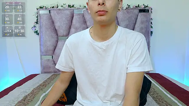 Snapshot of lana_and_liam_ chatting on 10/19/25, 10:16 lana and liam online show from 10/19/25, 10:16