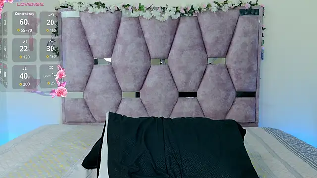 Snapshot of lana_and_liam_ chatting on 11/18/25, 09:36 lana and liam online show from 11/18/25, 09:36