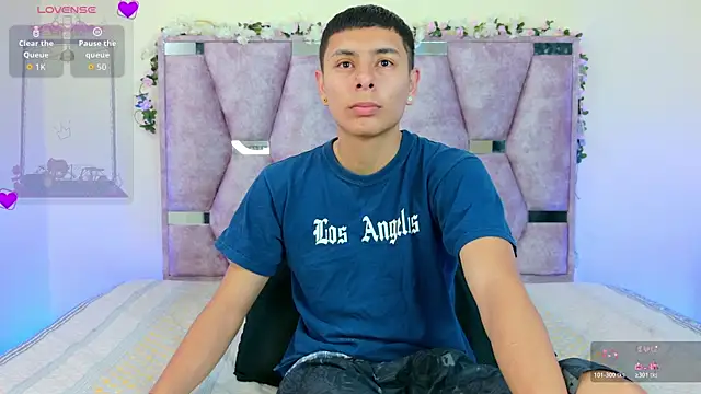 Snapshot of lana_and_liam_ chatting on 12/20/25, 09:38 lana and liam online show from 12/20/25, 09:38