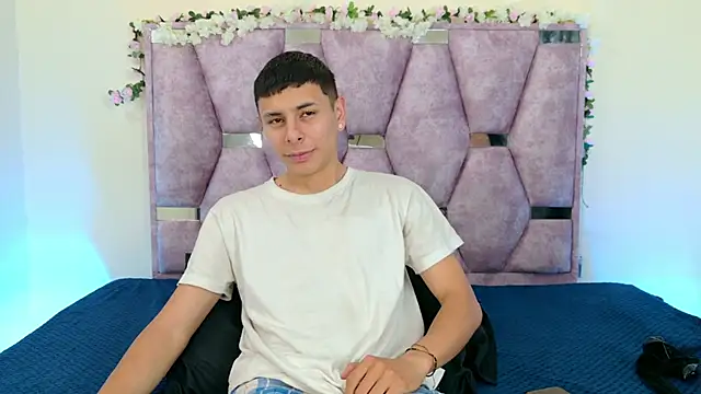 Snapshot of lana_and_liam_ chatting on 03/01/26, 11:23 lana and liam online show from 03/01/26, 11:23