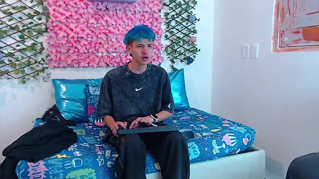 Snapshot of iam_lukas__ chatting on 09/09/25, 03:17 iam lukas online show from 09/09/25, 03:17