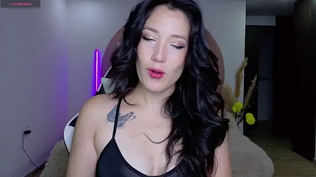 Eliih 01 online show from 04/13/26, 03:12