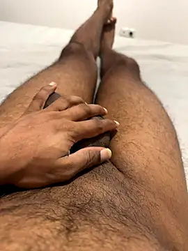 Snapshot of Madu0999 chatting on 09/17/25, 07:15 Madu0999 online show from 09/17/25, 07:15