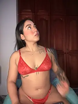 KaditaNavarro online show from 11/02/25, 05:48