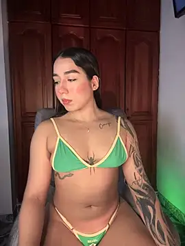 KaditaNavarro online show from 12/18/25, 04:46