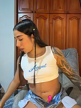 KaditaNavarro online show from 04/21/26, 12:34