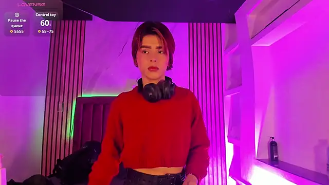 Snapshot of DannysaStar chatting on 09/17/25, 07:37 DannysaStar online show from 09/17/25, 07:37