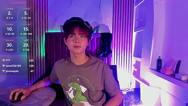 Snapshot of DannysaStar chatting on 10/04/25, 08:07 DannysaStar online show from 10/04/25, 08:07