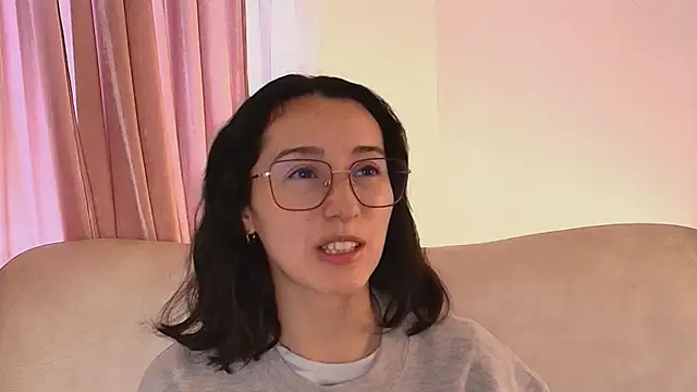 Snapshot of Ginevra_esposito chatting on 05/15/26, 12:45 Ginevra esposito online show from 05/15/26, 12:45