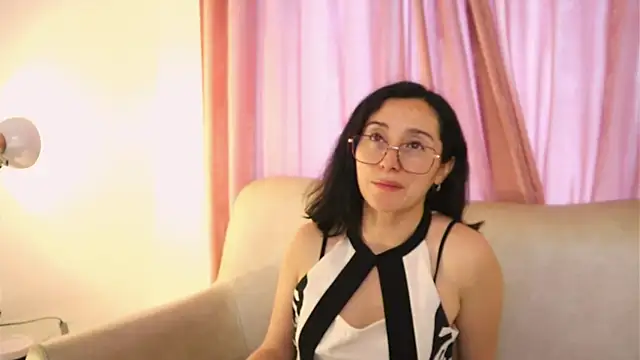 Snapshot of Ginevra_esposito chatting on 05/20/26, 01:17 Ginevra esposito online show from 05/20/26, 01:17
