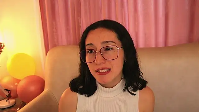 Snapshot of Ginevra_esposito chatting on 05/27/26, 02:14 Ginevra esposito online show from 05/27/26, 02:14