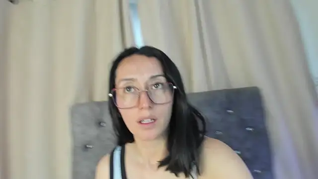 Ginevra esposito online show from 07/16/26, 12:44