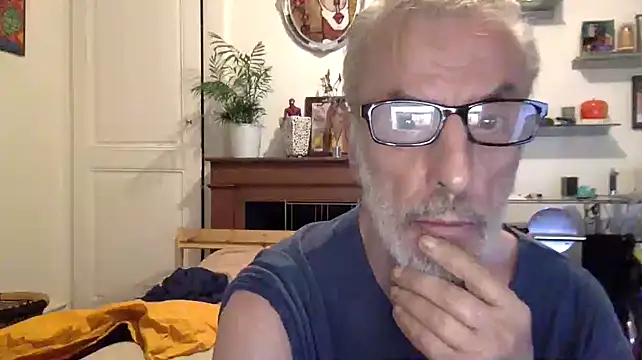 Snapshot of JF69100 chatting on 02/02/26, 04:11 JF69100 online show from 02/02/26, 04:11