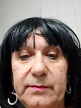 Emily de Carla online show from 11/18/25, 04:00