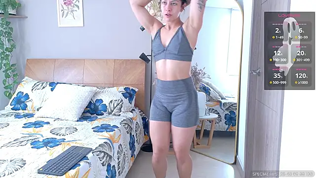 Snapshot of sarah_rayy chatting on 10/23/25, 02:38 sarah rayy online show from 10/23/25, 02:38