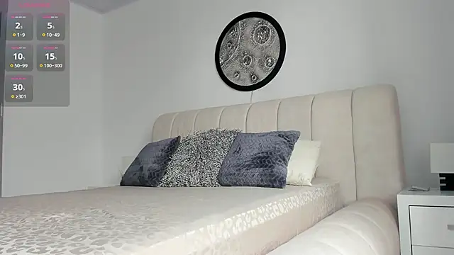 victoriia rose online show from 09/17/25, 09:27