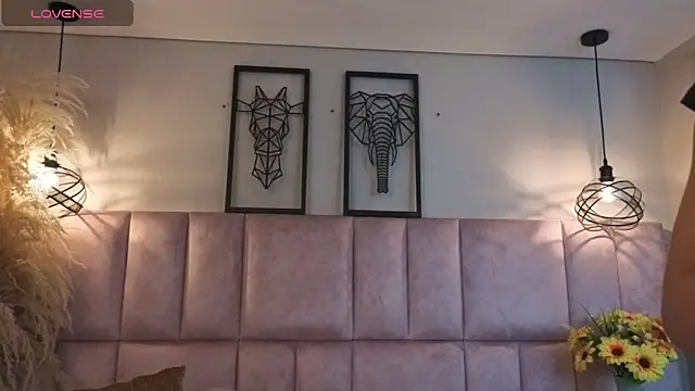 Dark nina  online show from 02/08/26, 12:41