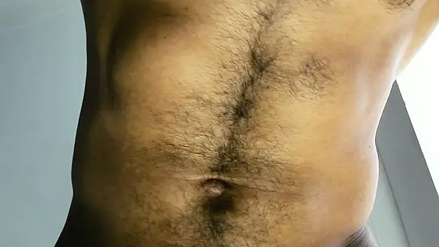 Snapshot of latinhotmuscle chatting on 04/12/26, 07:30 latinhotmuscle online show from 04/12/26, 07:30