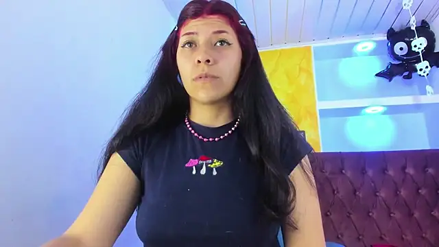 Snapshot of Raven_Rouge_ chatting on 10/28/25, 05:22 Raven Rouge online show from 10/28/25, 05:22