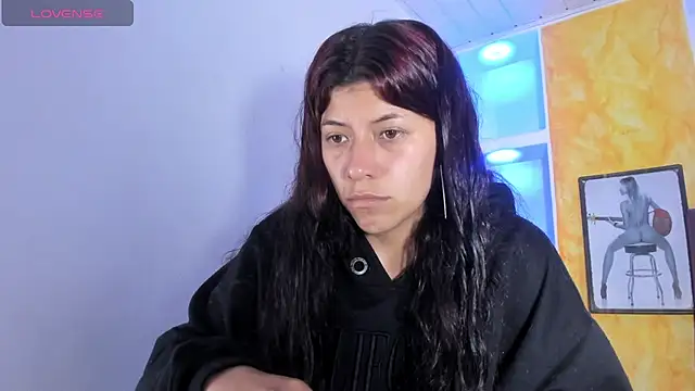 Snapshot of Raven_Rouge_ chatting on 01/15/26, 08:12 Raven Rouge online show from 01/15/26, 08:12