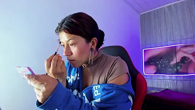 Raven Rouge  online show from 01/16/26, 07:51