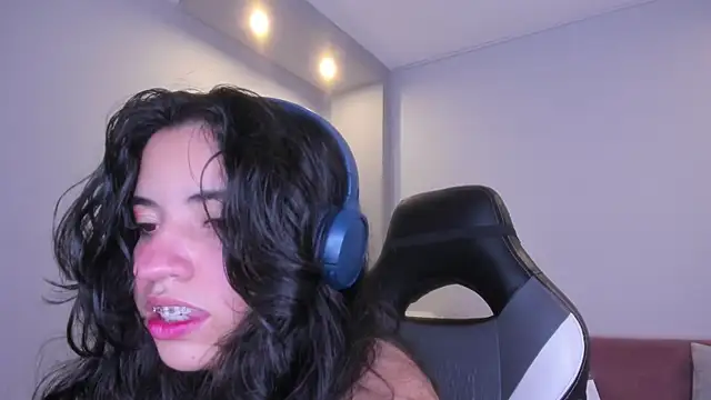 Snapshot of Nicol_Chang chatting on 01/12/26, 09:09 Nicol Chang online show from 01/12/26, 09:09