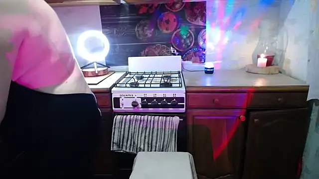 XHelenaX90 online show from 03/10/25, 04:57