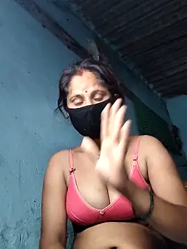 Hot-ilaiy online show from 09/29/25, 10:14