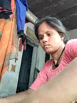 Hot-ilaiy online show from 10/22/25, 09:20