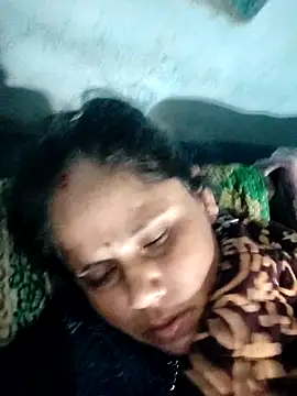 Hot-ilaiy online show from 11/01/25, 11:07